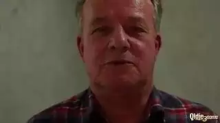 إنهاء بجنس فموي مزدوج بعد ركوب قضيب الجد الثخين