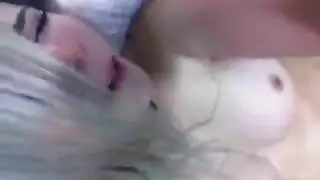 تسجيل ذاتي إكس إكس إكس: مراهقة مذهلة تستمني بقوة