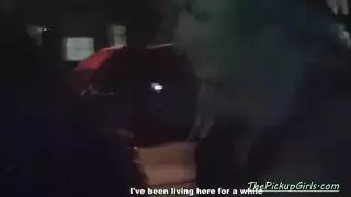 تلعب في كسها وصديقتها وحبيبه بجواره