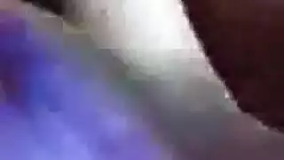 عاهرة ناضجة تتوسل للسائل المنوي على مكياجها