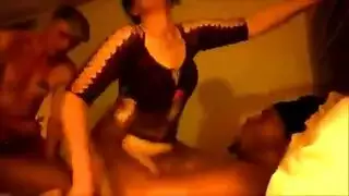 اينيك مرات ابنة