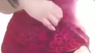 فم مريم الساخن وفرجها الضيق يتعرضان لاختراق مزدوج