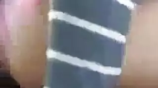 النص الأصلي: مجرفة حبر تنتشر ثديًا لطيفًا هنا
