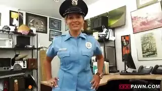 احتفال جماع شرجيّ بمؤخرة ضخمة مع عملاقة فاتنة