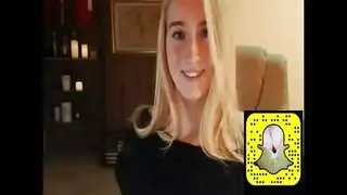عاهرة سناب شات هاوية تكشف كل شيء في عرض خاص
