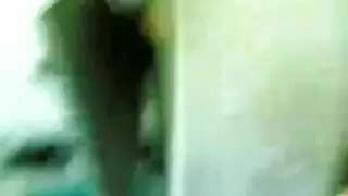 جنس في الدش العام: فتاة مصرية تبلل