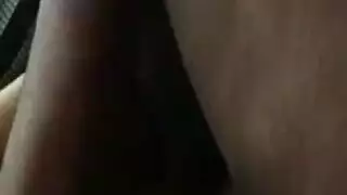 فتاة عربية تبلل ثم تركب زباً قوياً في ليبيا