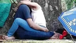 كاميرا تجسس تكشف علاقة مراهق حميمة مع صديقته