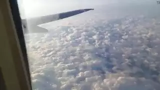 سكس طائرة صريح: إيطالية تمنح حلقة عميقة وتركب عمود ضخم