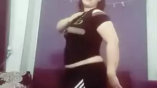 رقص بالي محترف لعاهرة عربية ساخنة ينتهي بالقذف داخلها